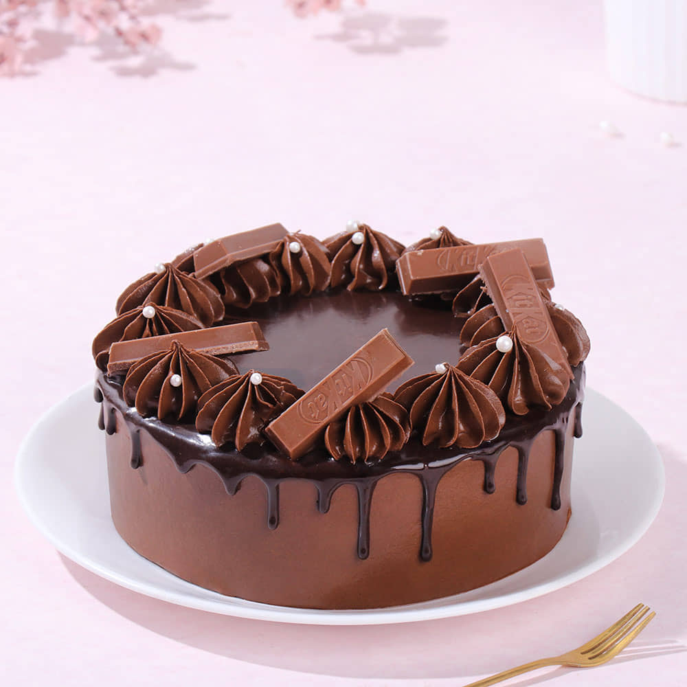 KitKat Swirls Drip Cake Top View of KitKat Swirls Drip Cake