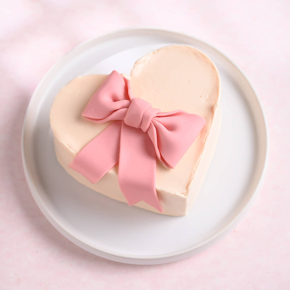 Love Knot Bento Heart Cake