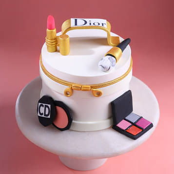 Glam Up Queen Makeup Cake