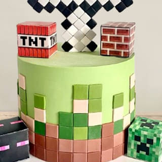 Side View of Minecraft Cream Sugar Sheet N Fondant Cake