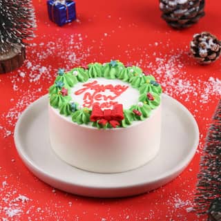 Side View of New Year Wreath Bento Cake Side View of New Year Wreath Bento Cake