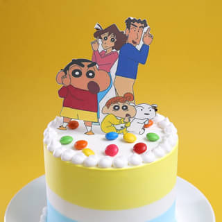 Layered pastel cake with Crayon Shinchan Layered pastel cake with Crayon Shinchan