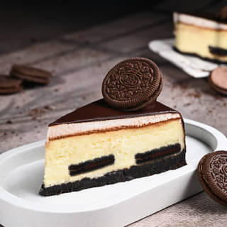 Oreo Bake Cheesecake Slice