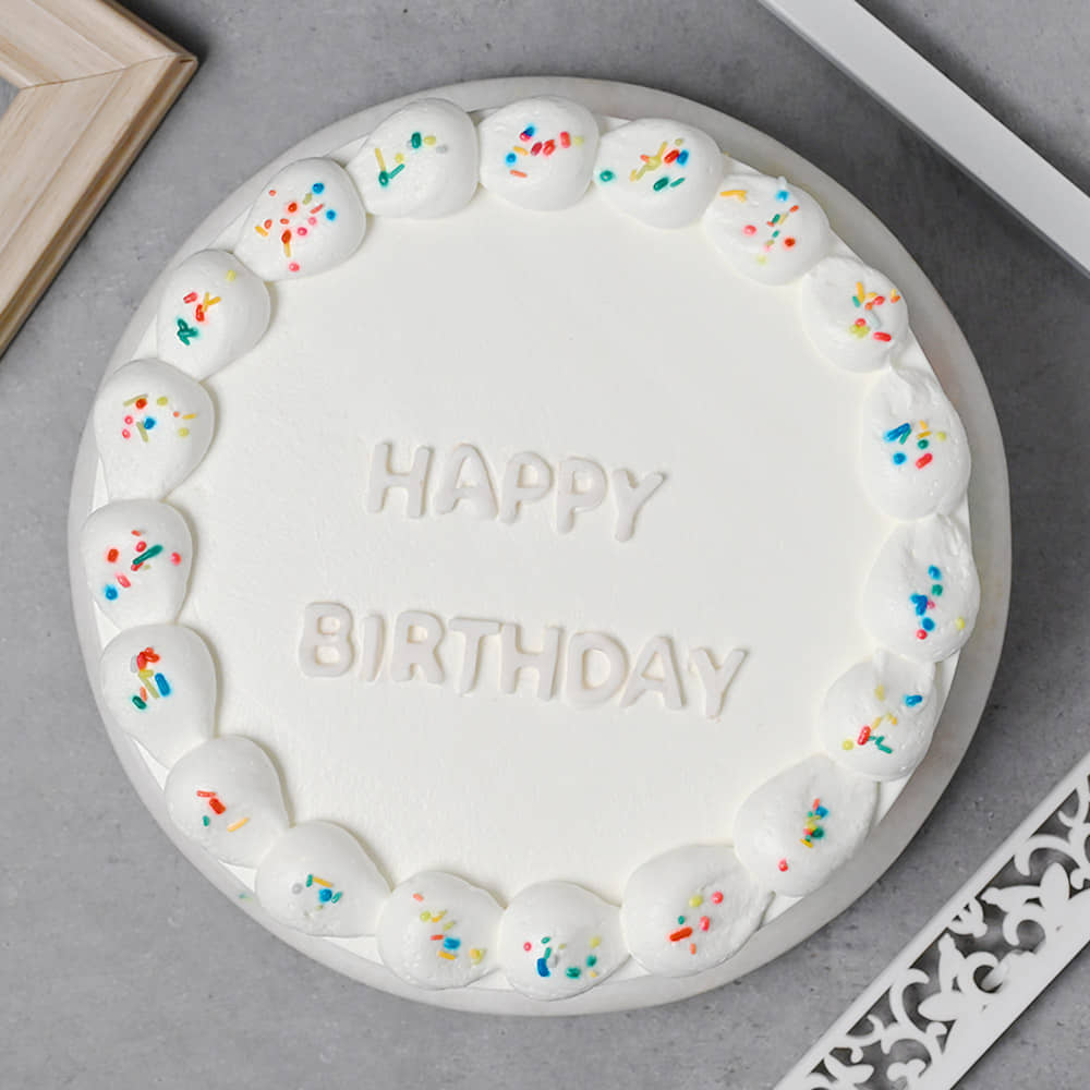 Pastel Pineapple Cake Round Shaped White Pineapple Cream Cake