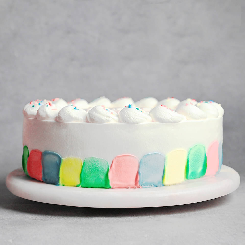 Pastel Pineapple Cake Round Shaped White Pineapple Cream Cake