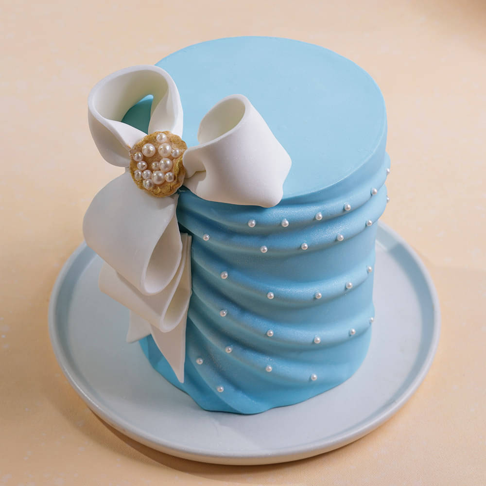Front View of Pearls N Drapes Theme Cake