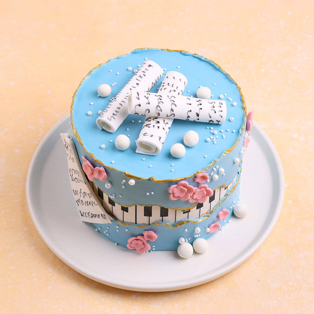 Pearls N Notes Piano Cake