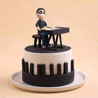 Side View of Piano Player Cake Side View of Piano Player Cake