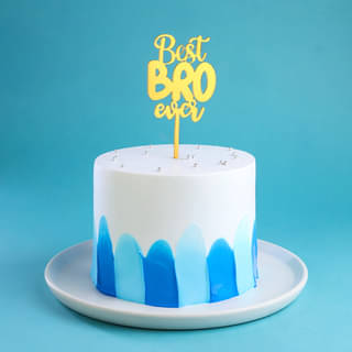 Side View of Pineapple Cake 