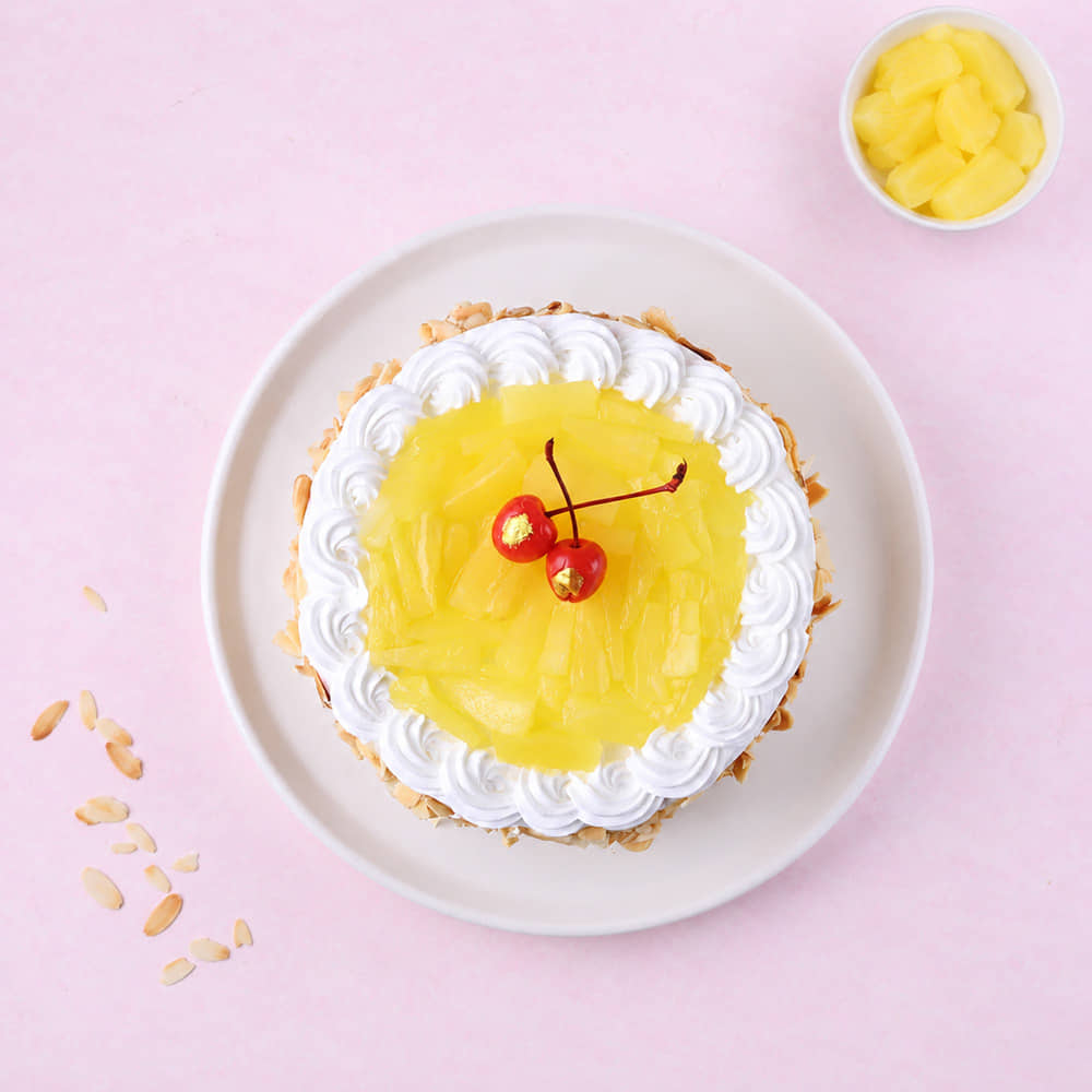 Pineapple Cream Cake For Dad Top View of Pineapple Cream Cake For Dad