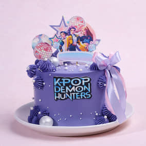 Kpop Huntrix Cake
