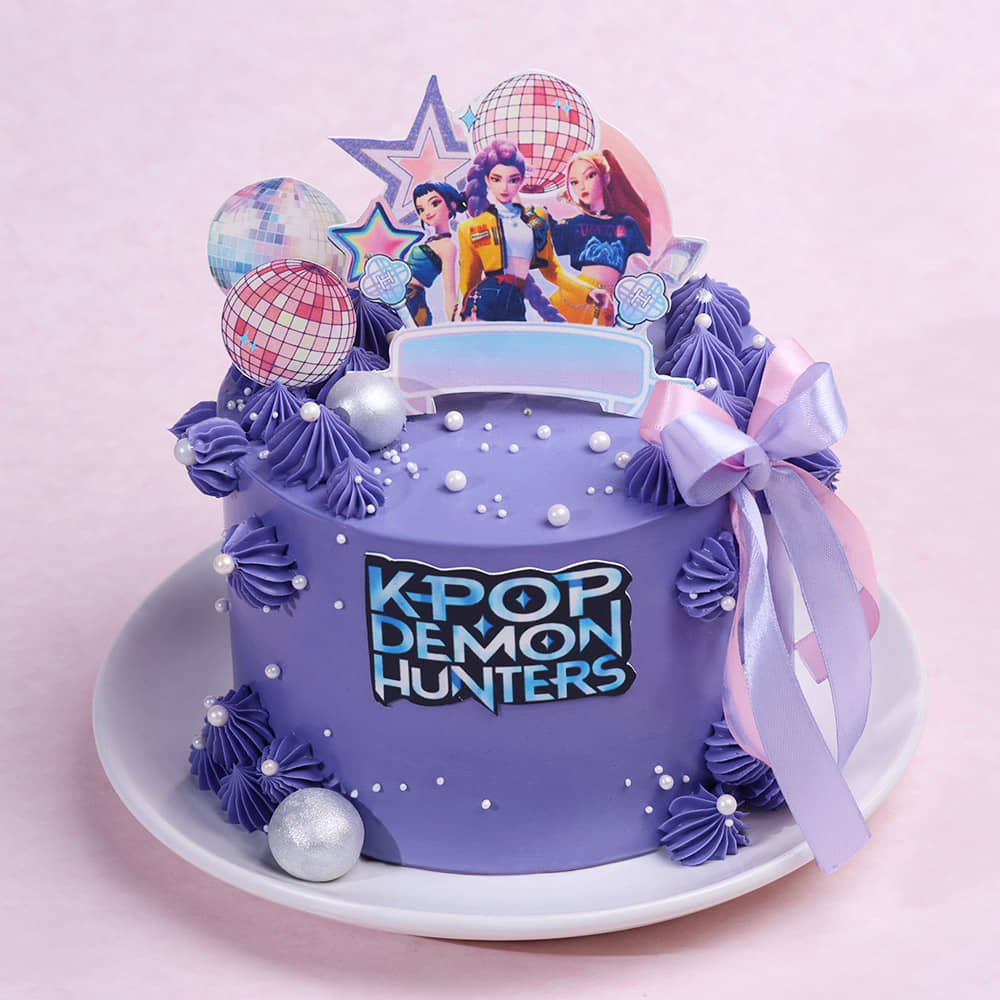 Kpop Huntrix Cake