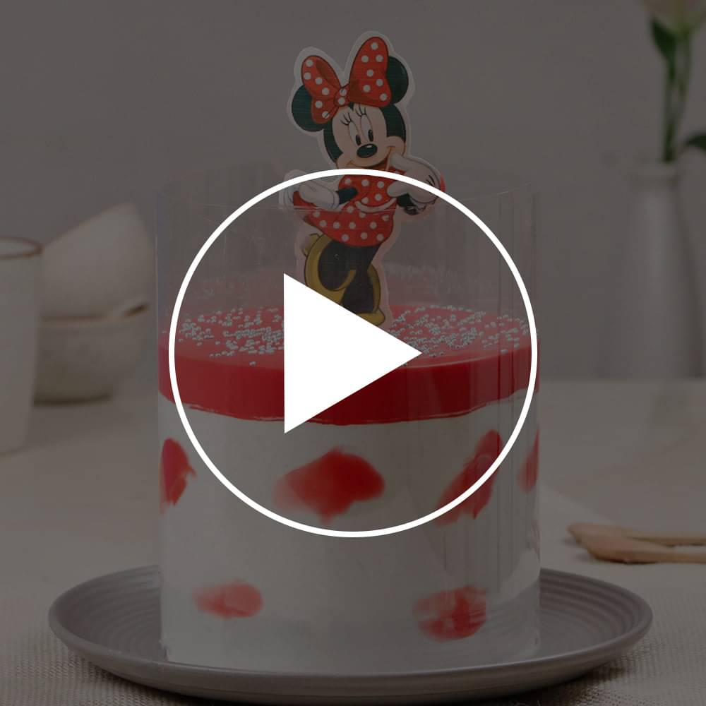 Minnie Mouse Strawberry Pull Me Up Cake