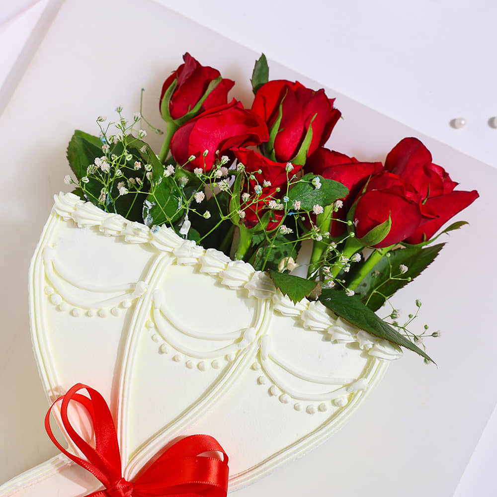 Red Rose Bouquet Cake