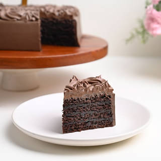 Buy Rosy Swirls Chocolate Cake Online