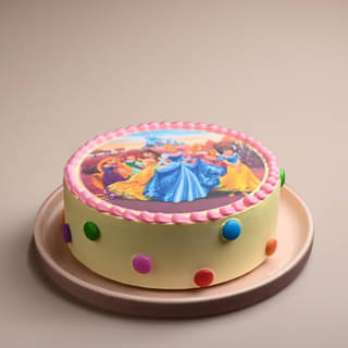 Top View of Royal Princesses Theme Cake
