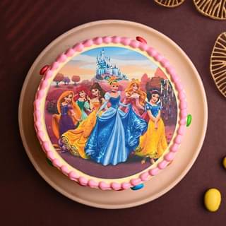 Top View of Royal Princesses Theme Cake