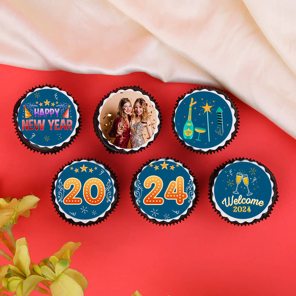Set Of Six Cupcakes For New Year
