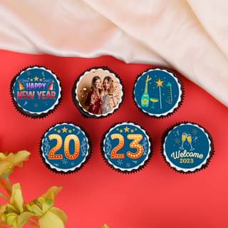 Top view of Happy New Year Cupcakes
