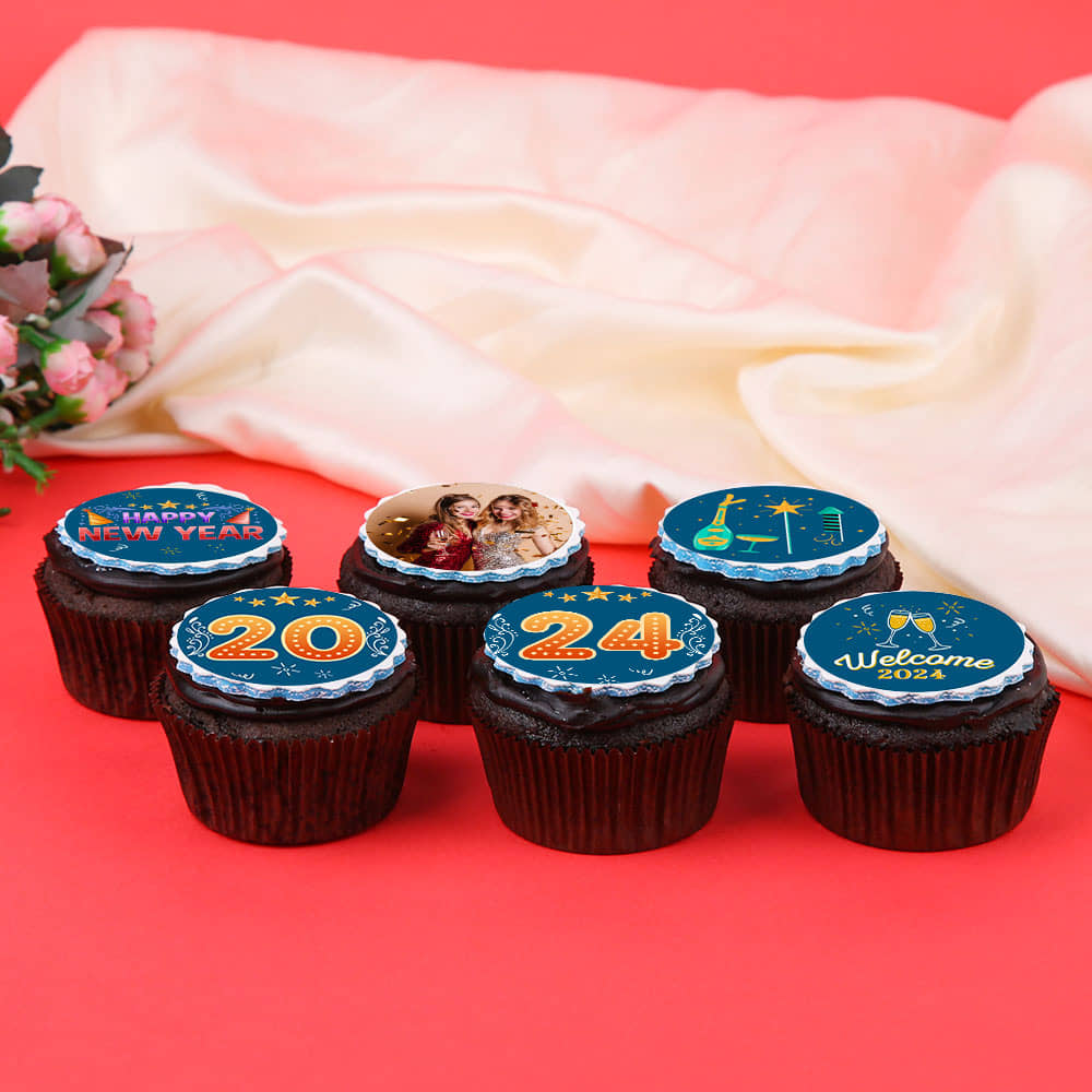 Set Of Six Cupcakes For New Year