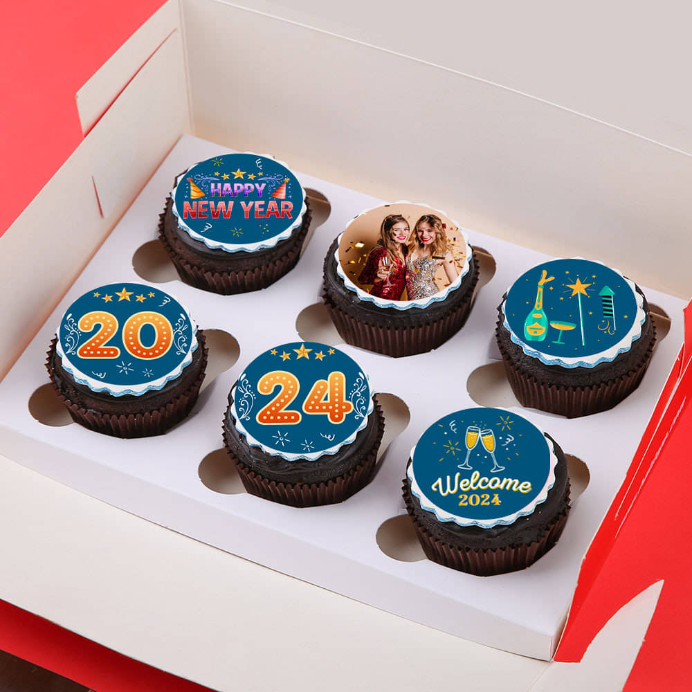 Set Of Six Cupcakes For New Year