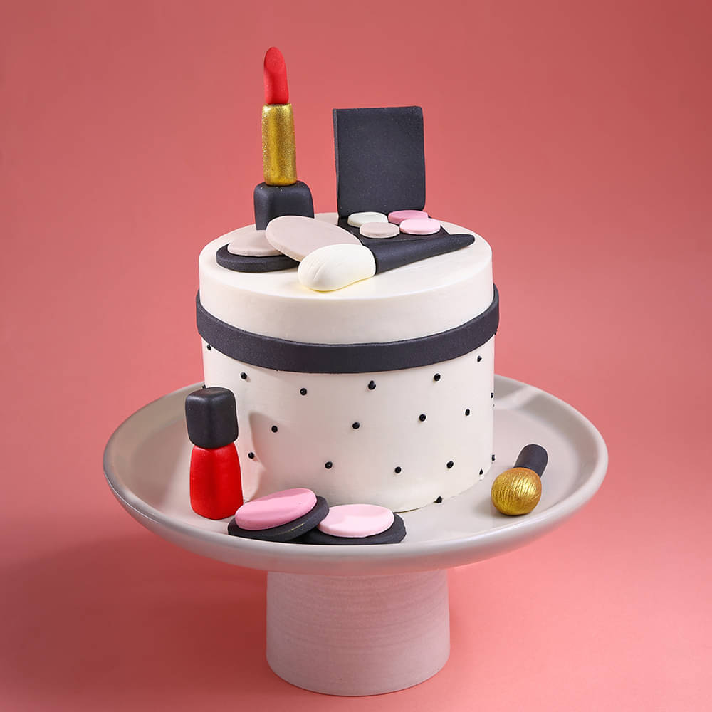 Slay Queen Sweet Makeup Cake