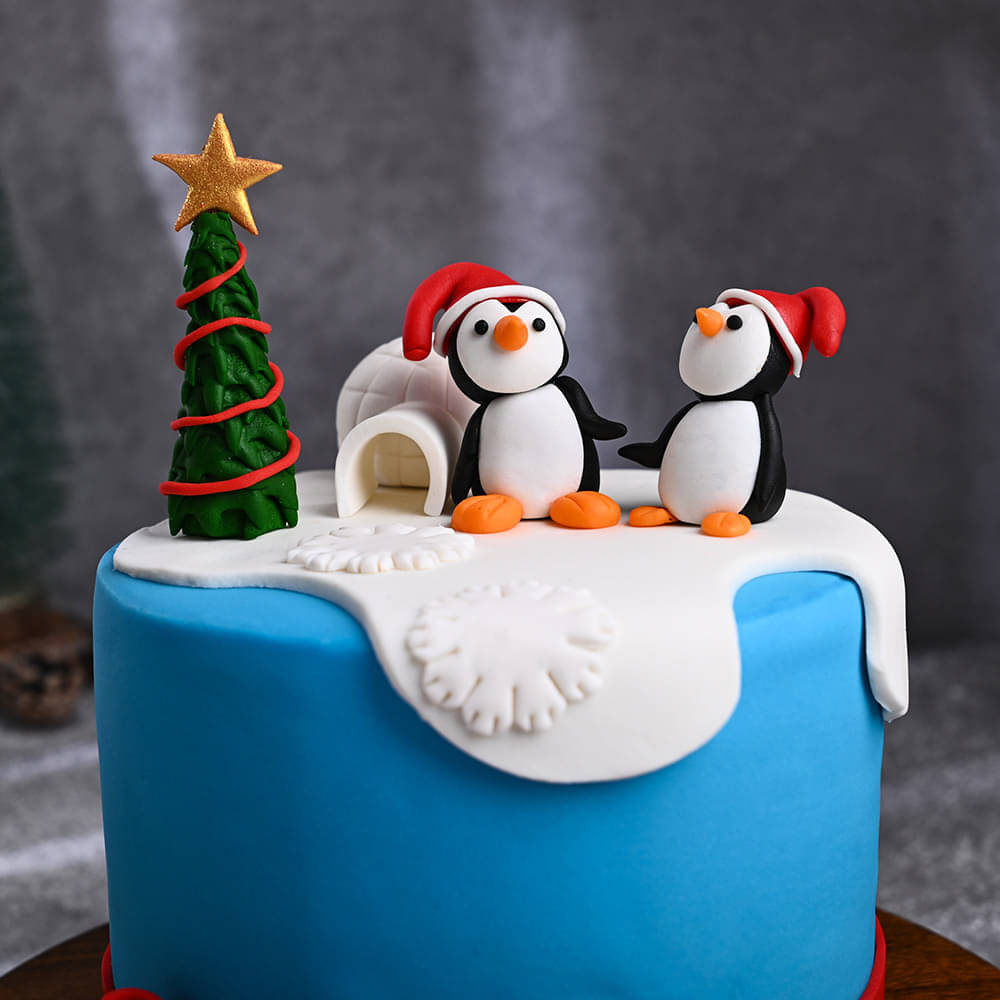 Snowland Christmas Cake