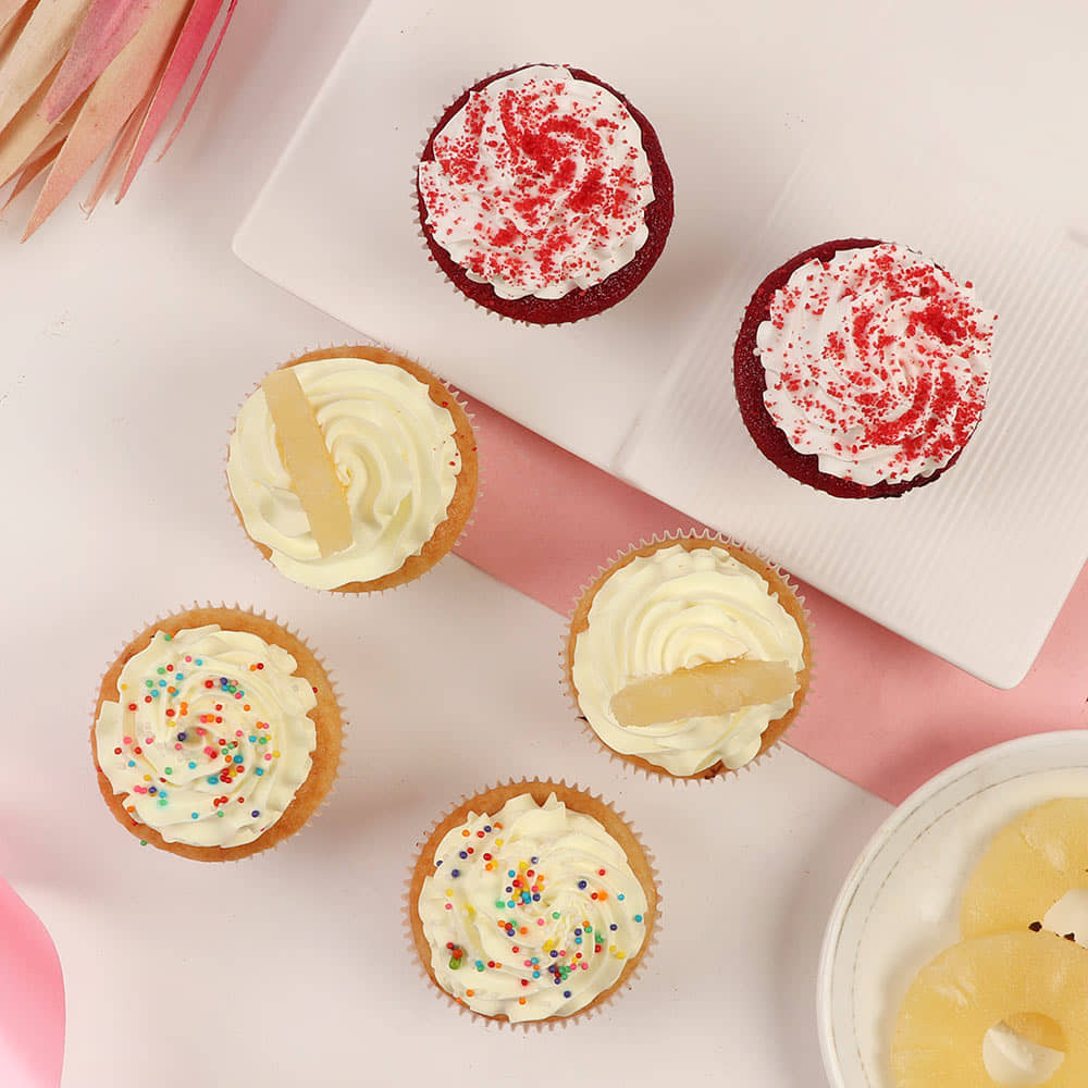 6 Red Velvet Pineapple Vanilla Cupcakes 6 Red Velvet Pineapple Vanilla Cupcakes