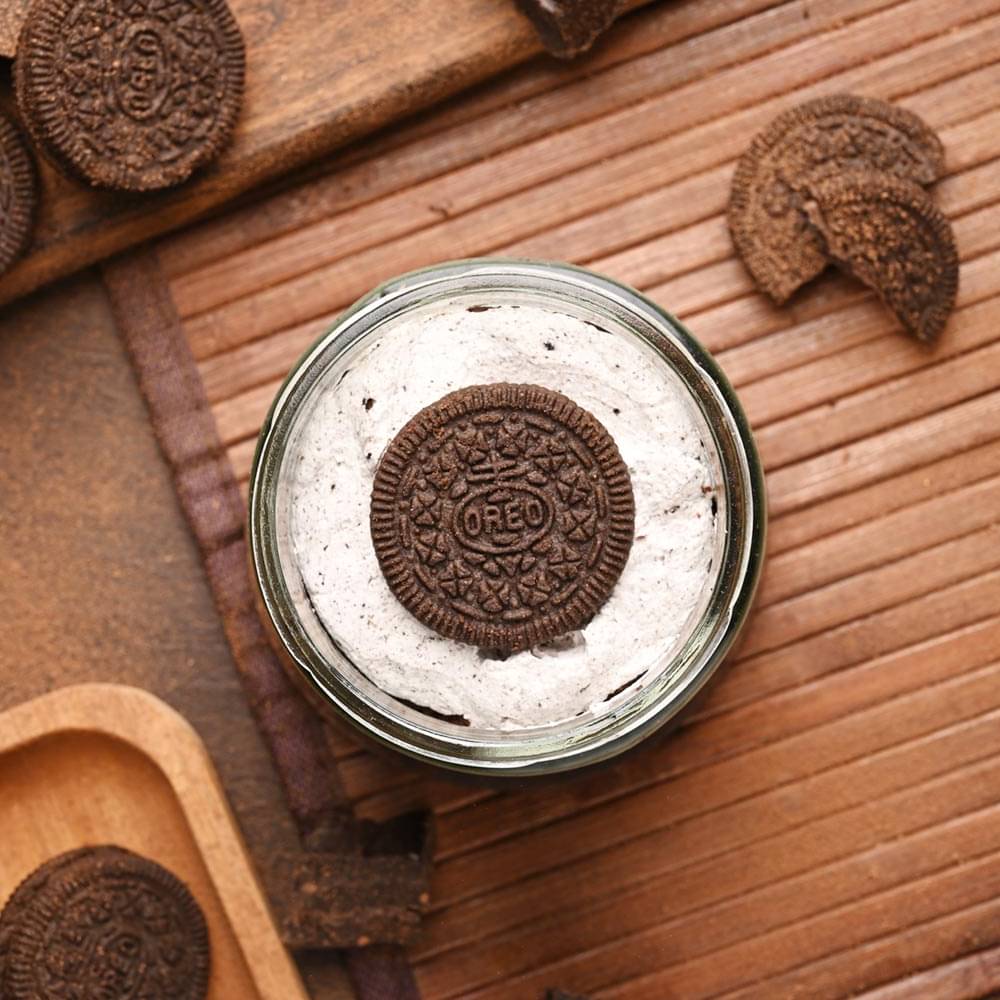 Oreo Single Jar Cake Top View of Oreo Single Jar Cake