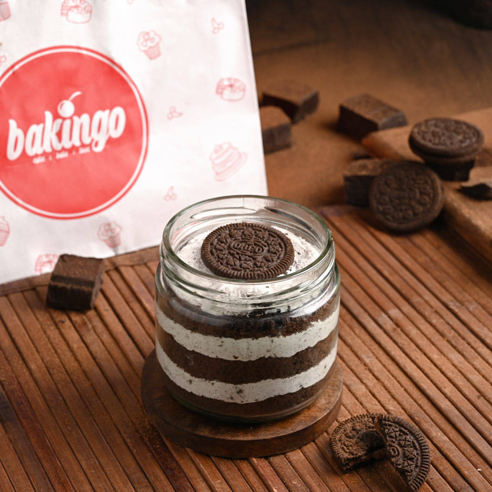 Oreo Single Jar Cake Side View of Oreo Single Jar Cake