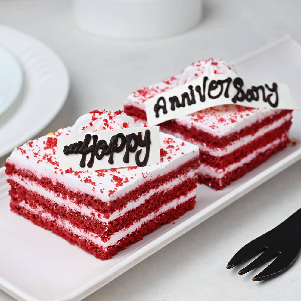 Anniversary Pastry Red Velvet