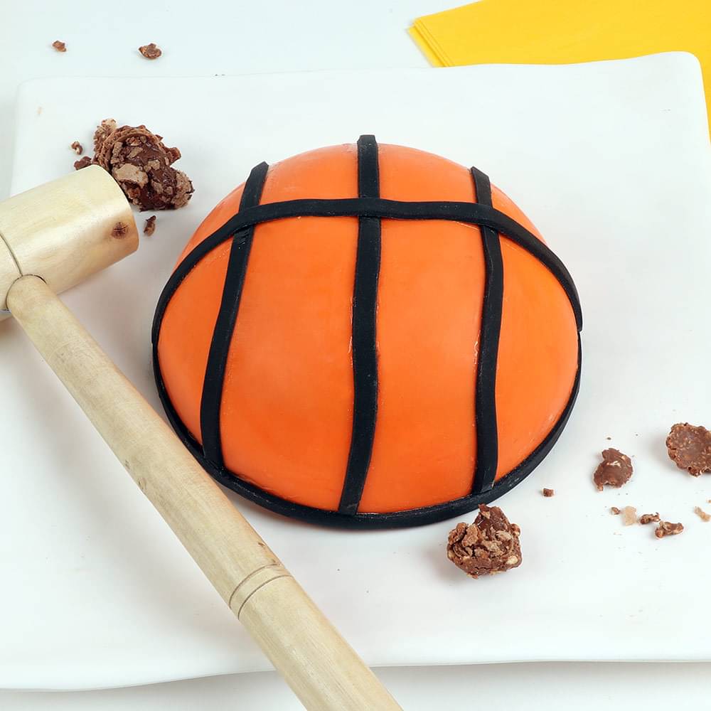 Basket Ball Ferrero Rocher Pinata Cake