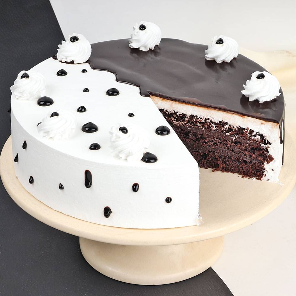 Black and white Blackforest Cake Online