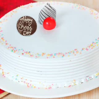 Zoomed View of Boss Day Vanilla Cake Zoomed View of Boss Day Vanilla Cake