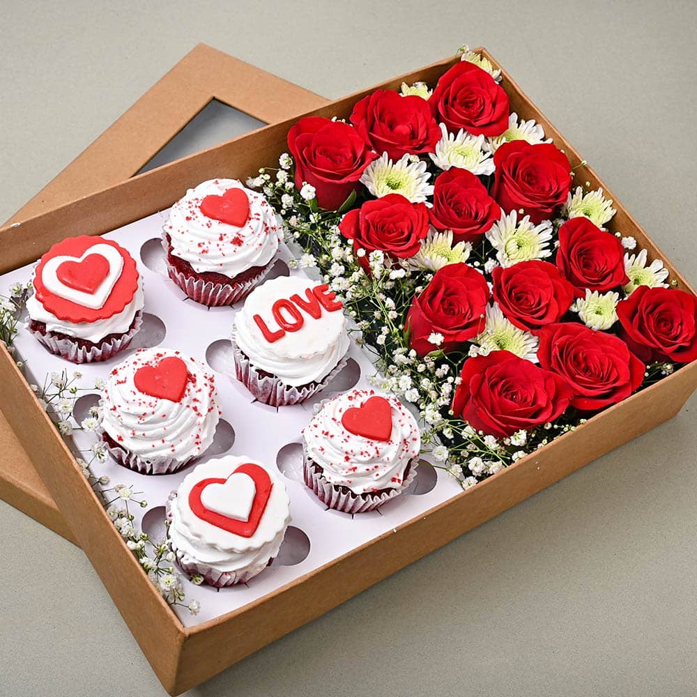 Side View of Cupcakes with Roses Hampers