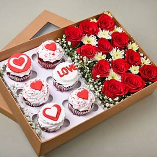 Side View of Cupcakes with Roses Hampers