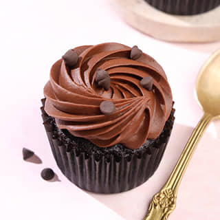 Creamy choco chip cupcake delight Creamy choco chip cupcake delight