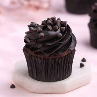 Creamy choco chip cupcake delight Creamy choco chip cupcake delight