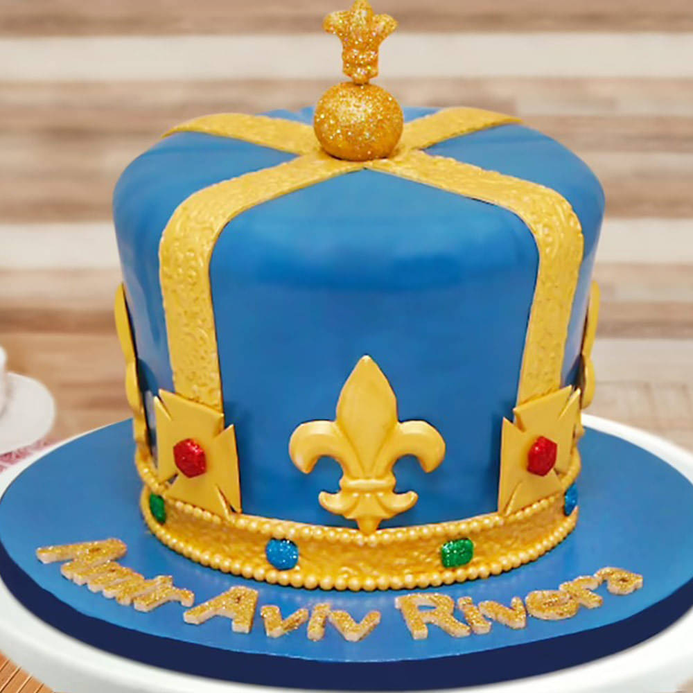 Cake with golden crown 2