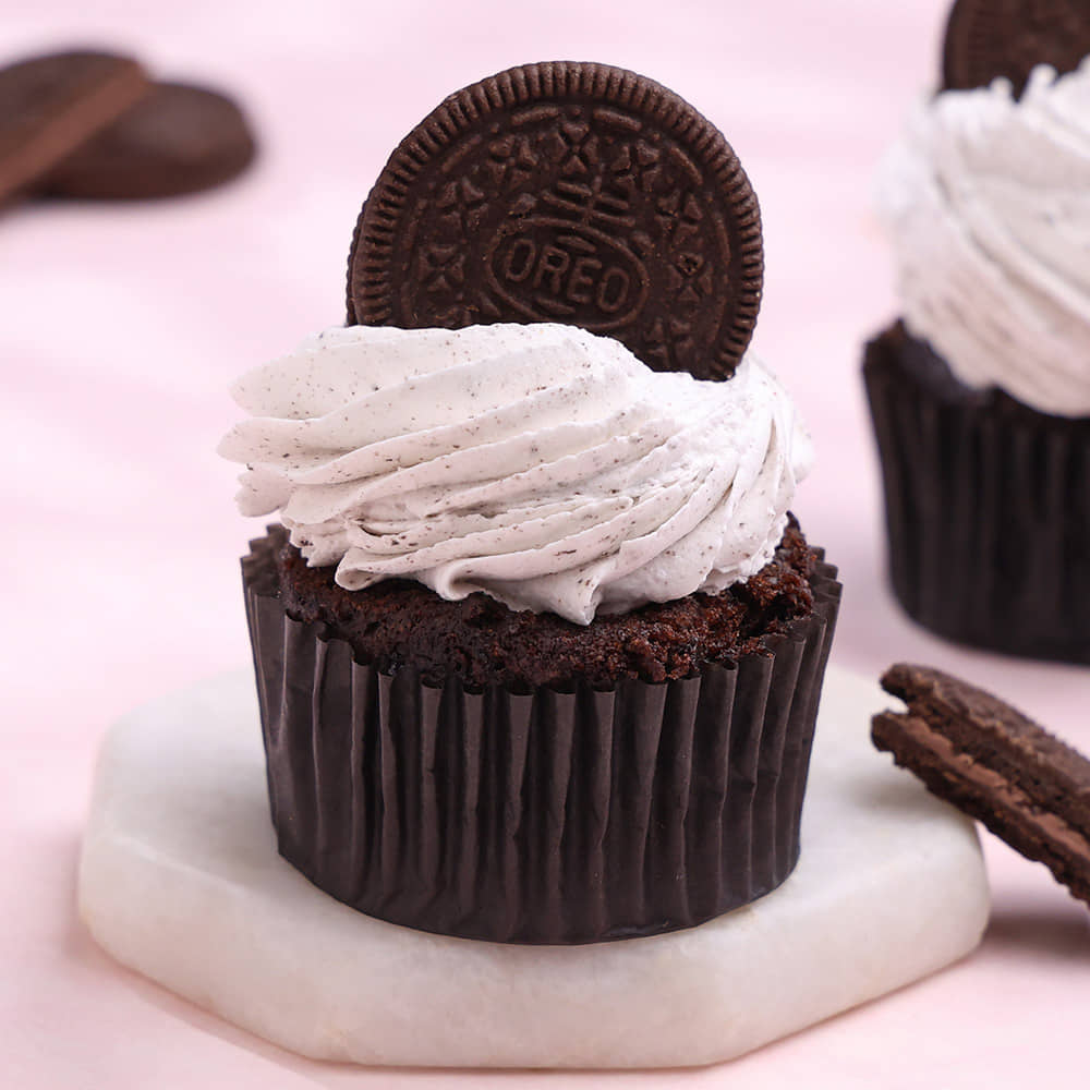 Packed View of Oreo cupcake From Bakingo