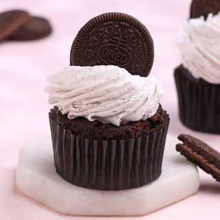 Packed View of Oreo cupcake From Bakingo Packed View of Oreo cupcake From Bakingo