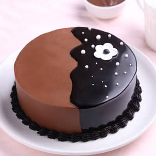 Chocolate Glaze Delicacy Cake