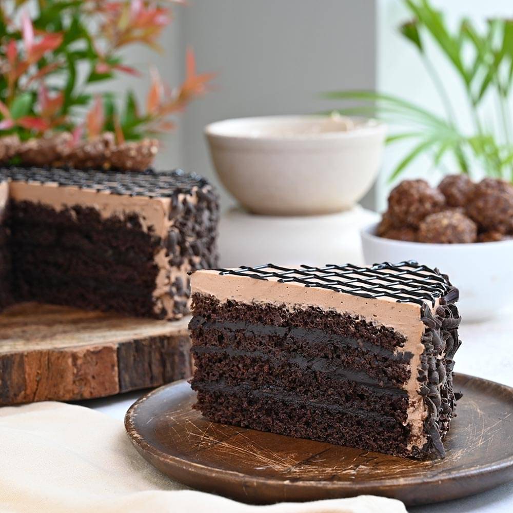 Sliced View of Richy Rich Ferrero Rocher Cake Online