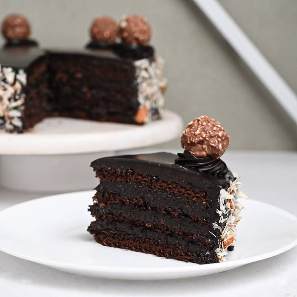 Sliced View of Ferrero Rocher Cake Onlien
