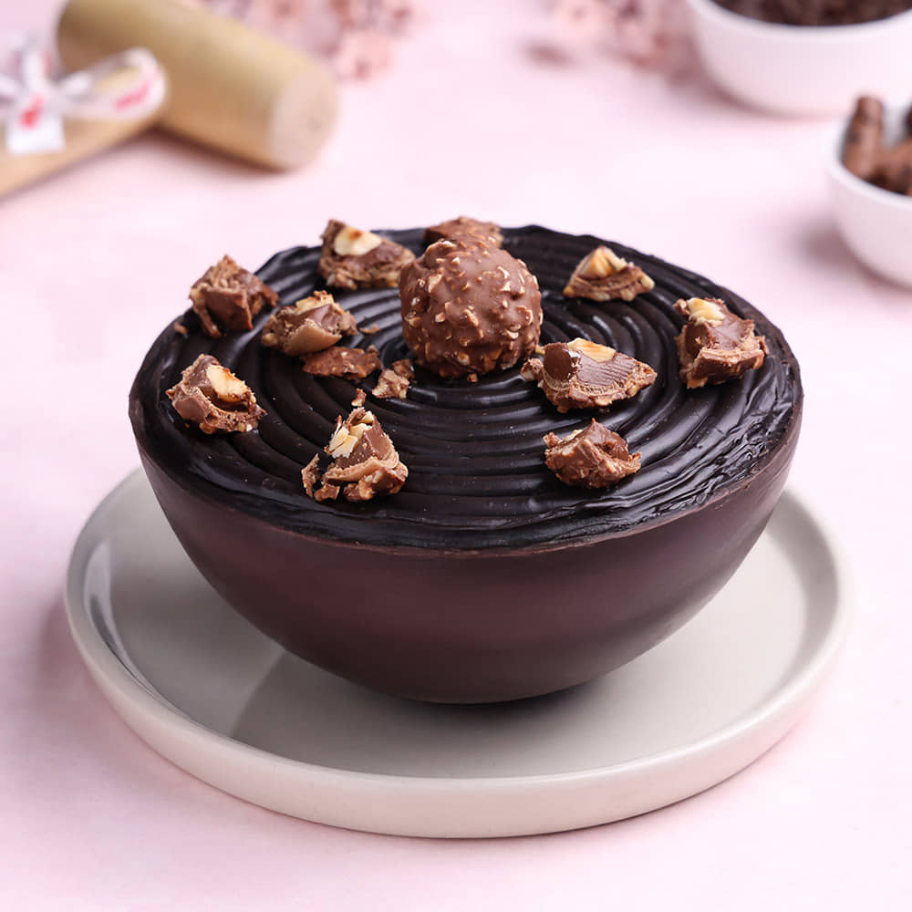 Ferrero Rocher Pinata Cake Smashing Ferrero Rocher and Kitkat Pinata Ball Cake