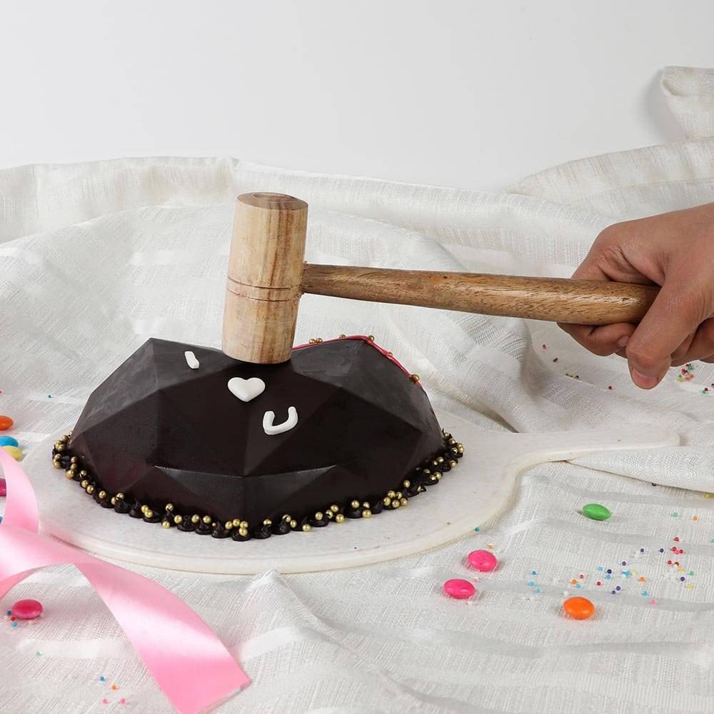 Smashing View of Hearty Love Pinata Cake