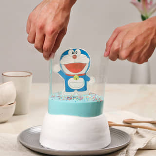 Doraemon Pull Me Up Cake Lateral View of Doraemon Pull Me Up Cake