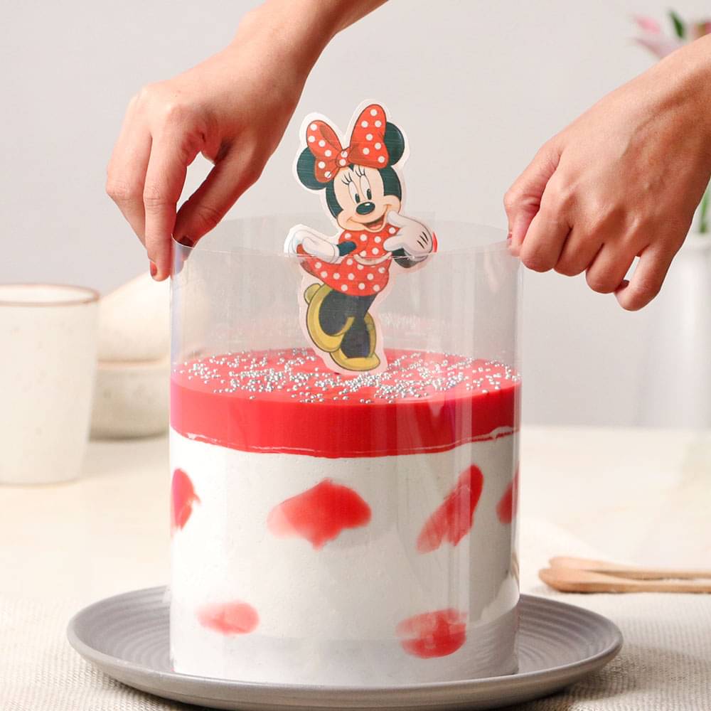 Film up Minnie Mouse Strawberry Pull Me Up Cake