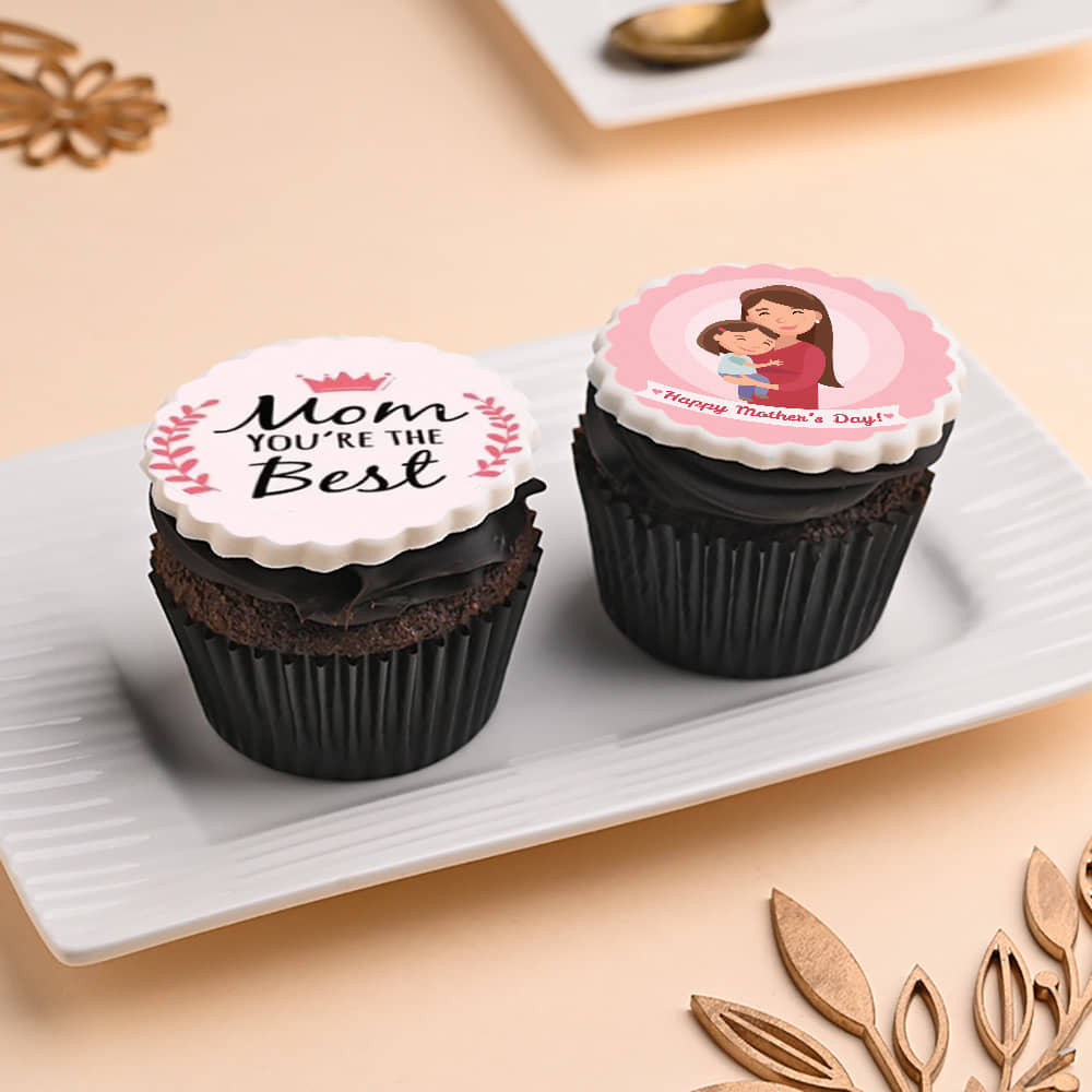 Close view of Bestest Mommy Cupcake