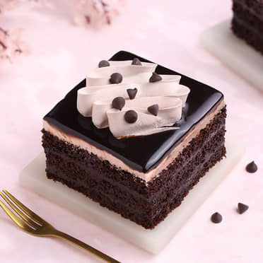 Chocolate Chip Pastry Cake